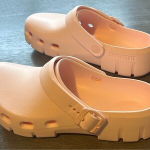 Birkenstock Womens Light Pink clogs